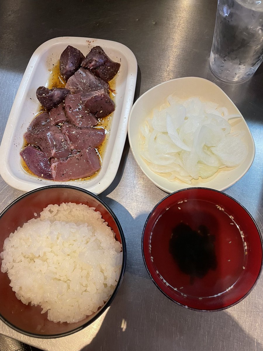 Legosw's tweet image. 芝浦市場 焼肉ホルモン匠

ランチ食べ放題1250円

新鮮なハツとレバーが、安くて美味い