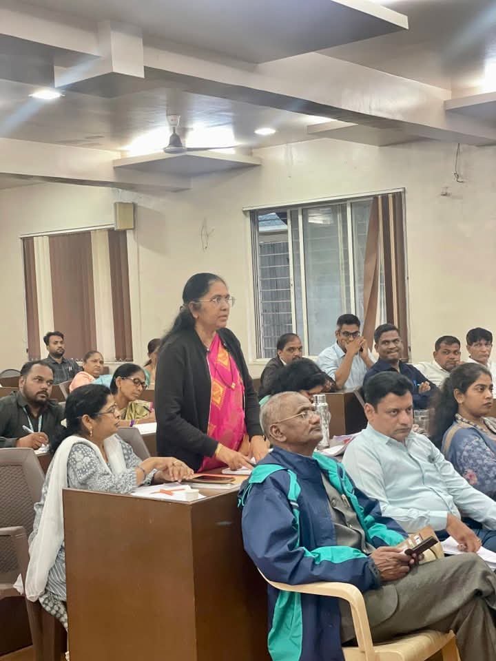 SidShirole's tweet image. Raising the Bar for PMC Schools in Shivajinagar!

Improving the quality of education and boosting student enrollment in our municipal schools is not just a goal for me it’s a responsibility.

 I chaired an in-depth review meeting with the Deputy Commissioner of Education, senior…