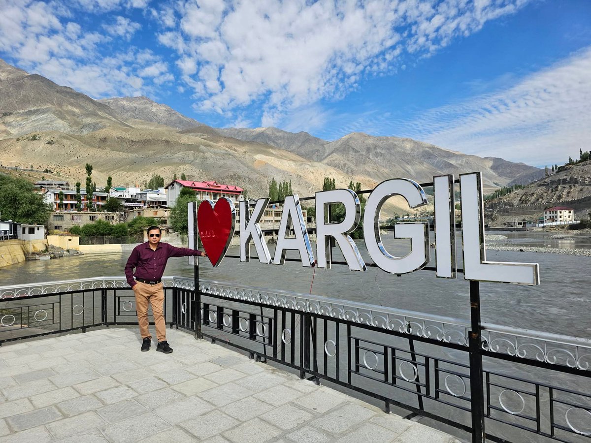 Madhurendra13's tweet image. #KargilVijayDiwas2025 #KargilWar #KargilHeroes
जय हिन्द 🇮🇳 from #Kargil