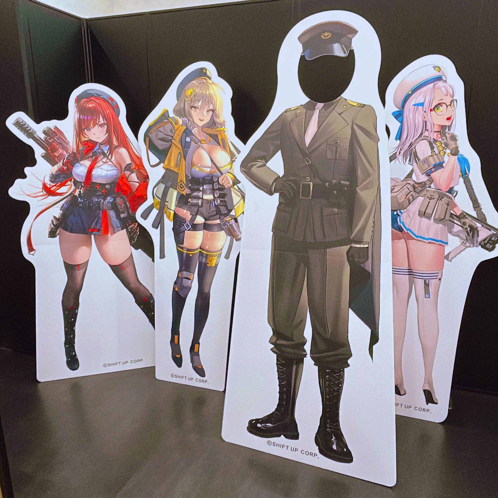 NIKKE ラジカセ風キーホルダー2種まとめ売り 勝利の女神：NIKKE リバラバ！2｜ガシャポンオフィシャルサイト