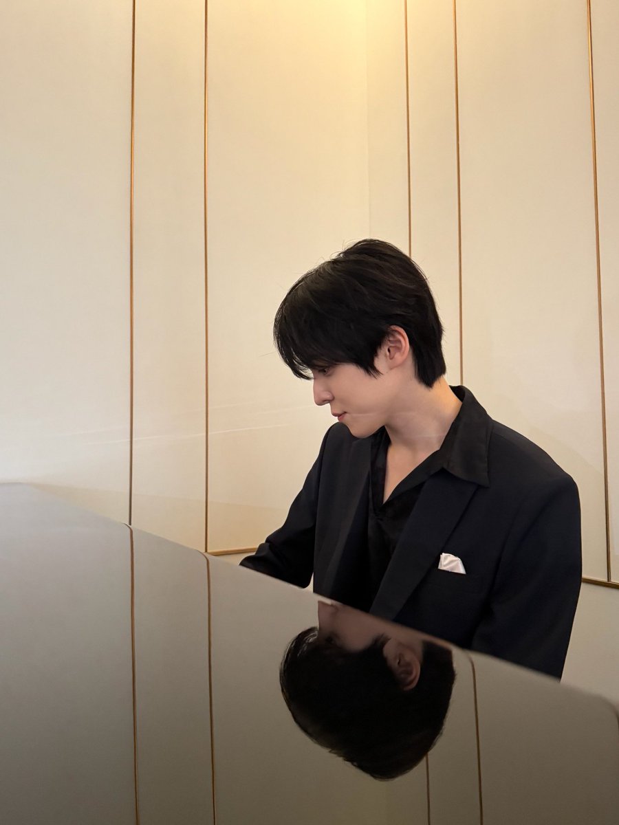 beableto_b's tweet image. 이남자 또 꼬시기 시작하네 ;; (p)