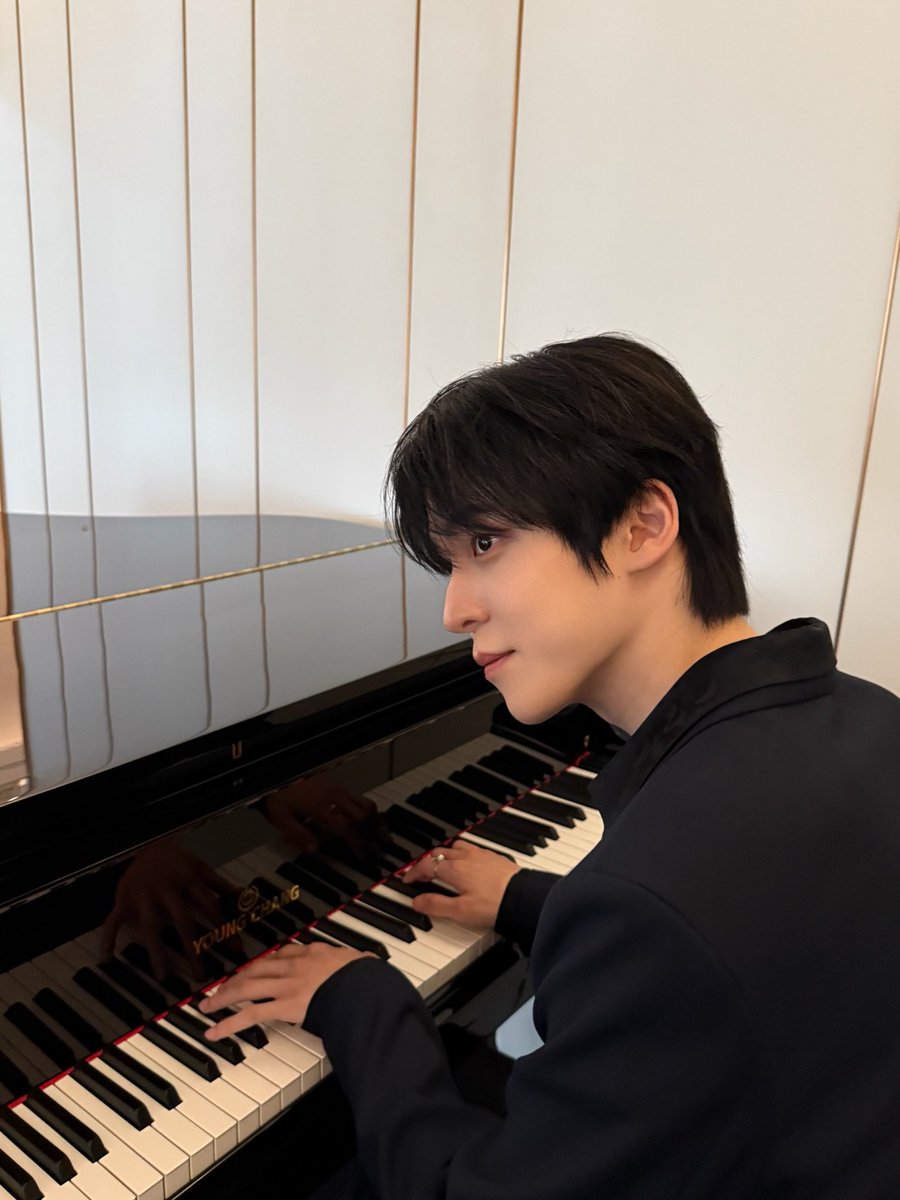beableto_b's tweet image. 이남자 또 꼬시기 시작하네 ;; (p)