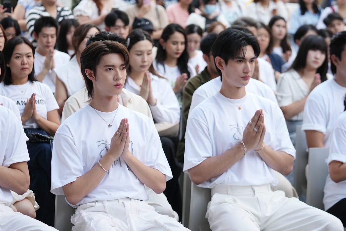 Hello98_th's tweet image. CHANGE2561 สร้างปรากฏการณ์บอยเลิฟสยองขวัญ “สิงสาลาตาย” 
ถือฤกษ์งามยามดีจัดพิธีบวงสรวงเพื่อความเป็นสิริมงคล พร้อมออกอากาศปลายปีนี้ 

🔗facebook.com/share/p/1At8xH…

#สิงสาลาตาย #poohpavel #CHANGE2561