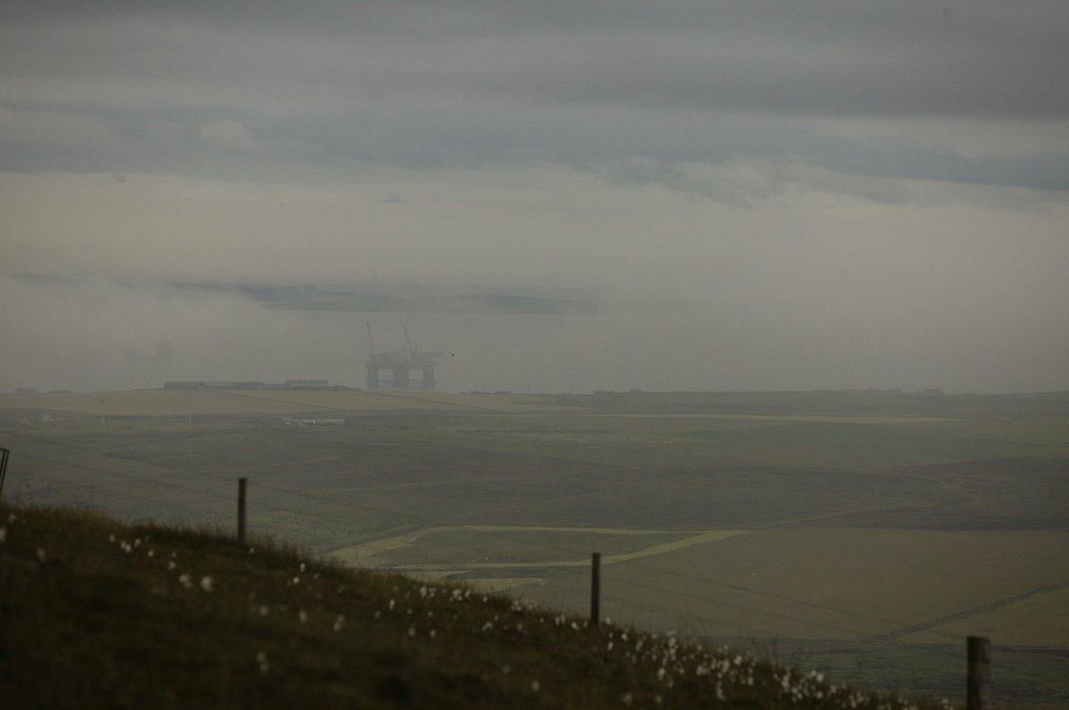 OStonestreet's tweet image. #picoftheday Platform Scapa Flow @ladycultreboot @PennineThe @raiphsays @staithesartist @MarySummer1966 @pilaraymara @GREIGEYESBIKER1 @moleatthedoor @mrs_counter @lorri1962 @Catrionareids @JohnDowson66 @colz261 @ArgyllSeaGlass @weestie97 @cee4cat @defiaye @Becca3Artach @Heeev_