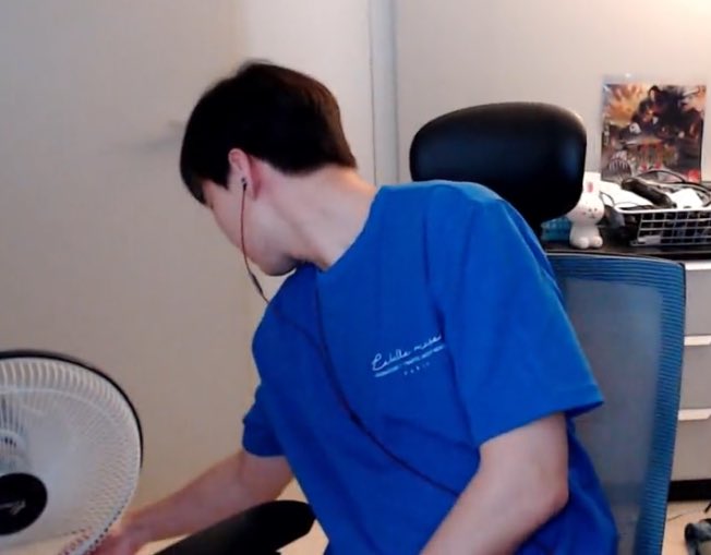 waveofstarlight's tweet image. Saw a tiktok and yes can confirm bunnies do this