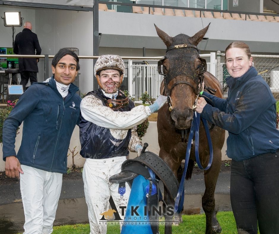 terry_hann's tweet image. Delightful Shecky, trained by @DylanCaboche, won the Sportsbet Set A Deposit Limit Handicap at Morphettville, ridden by @mattychadwick98.
Photos ~ AtkinsPhotography.com.au
Pre-race photos ~ AtkinsRacing.com.au
@RacingSA @SAJockeyClub @sportsbetcomau @cabocheracing @deanpet74