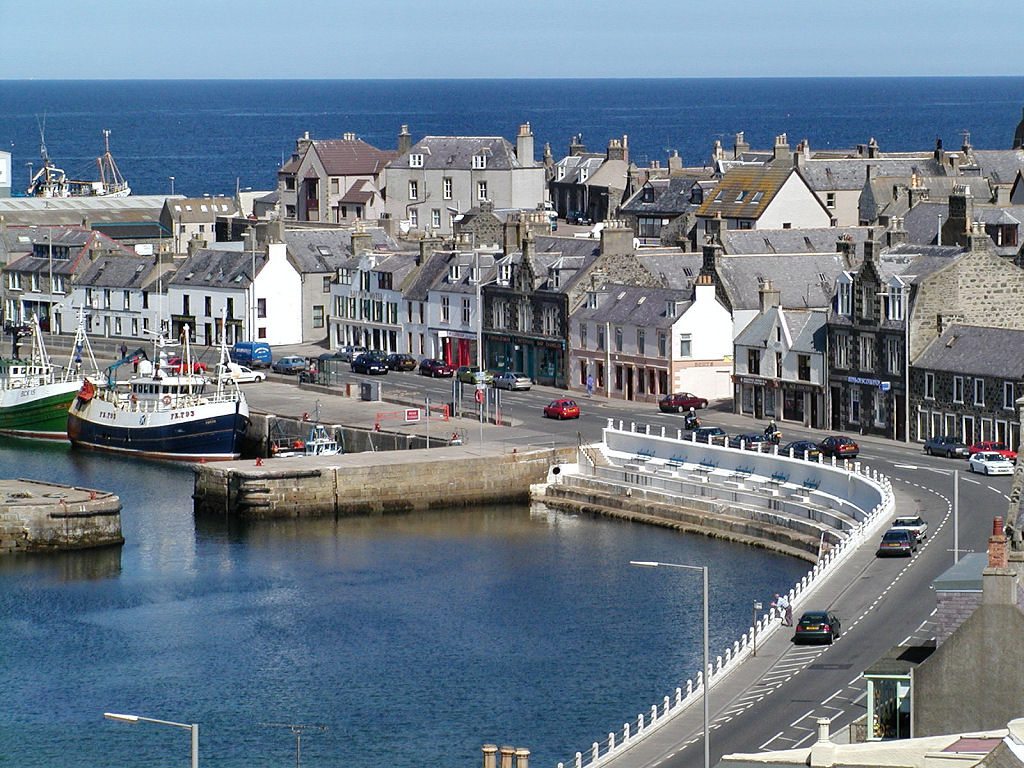 UndisScot's tweet image. A view over the harbour at Macduff, on the north Aberdeenshire coast. A harbour was built here in 1760, though at that time the village was called Doune. It became Macduff in 1783: the family name of the laird, Lord Fife, was Duff. More pics and info: undiscoveredscotland.co.uk/macduff/macduf…