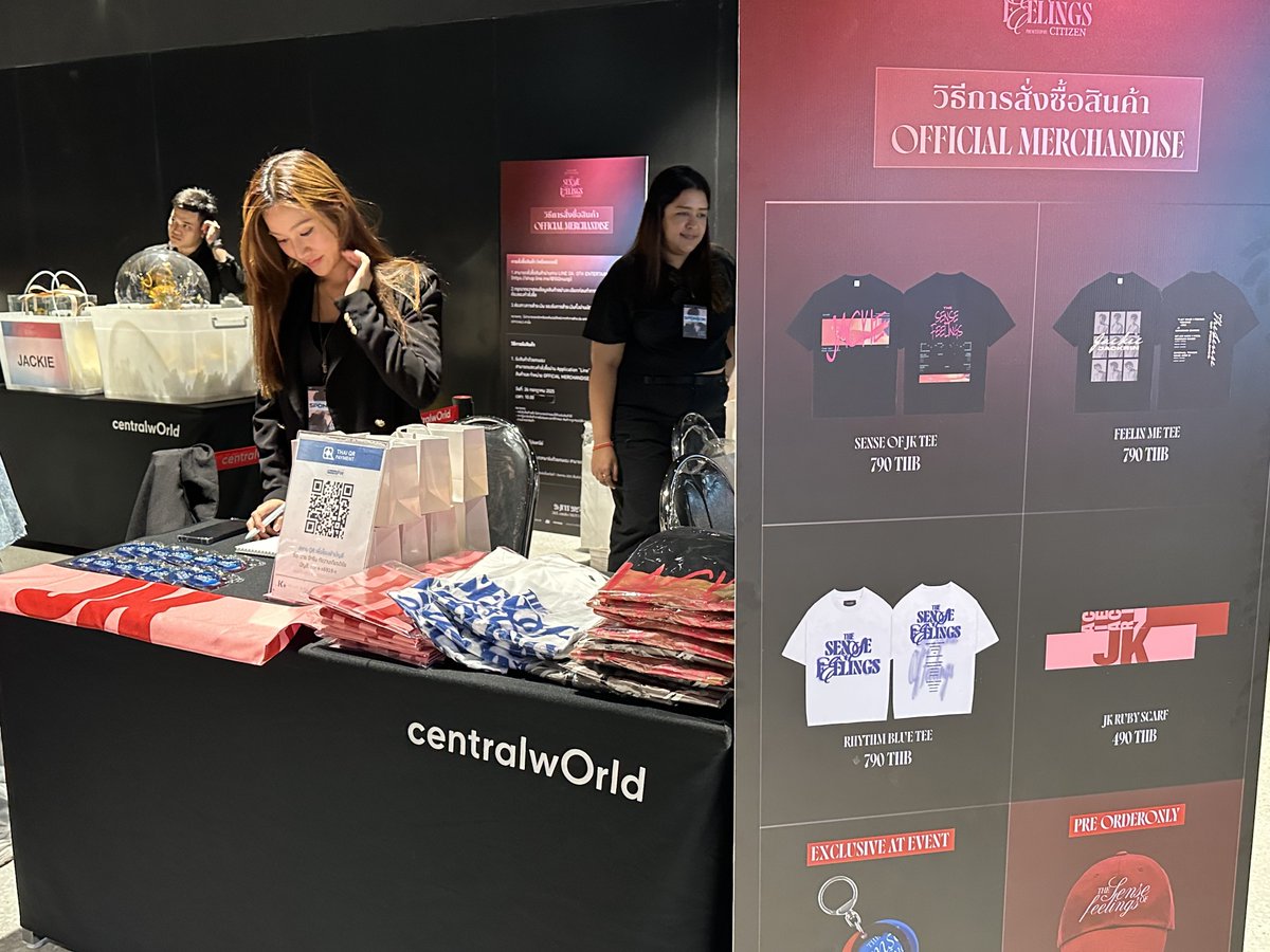 OnTheHorizonEnt's tweet image. รวมทุกจุดสำคัญหน้างานแฟนคอนฯ ใครกำลังมาเซฟไว้เลย! 🤍✨
📍 จุดแลกรับริสแบนด์
📍 บูธรับและจำหน่ายสินค้าที่ระลึก
📍 จุดประทับตราบัตรจอดรถ
📍 จุดฝากของ
#JACKIE_The1stFANCON_DDAY
#JACKIE_The1stFANCON
#JackieJackrin
#OTH_Ent
#OnTheHorizon