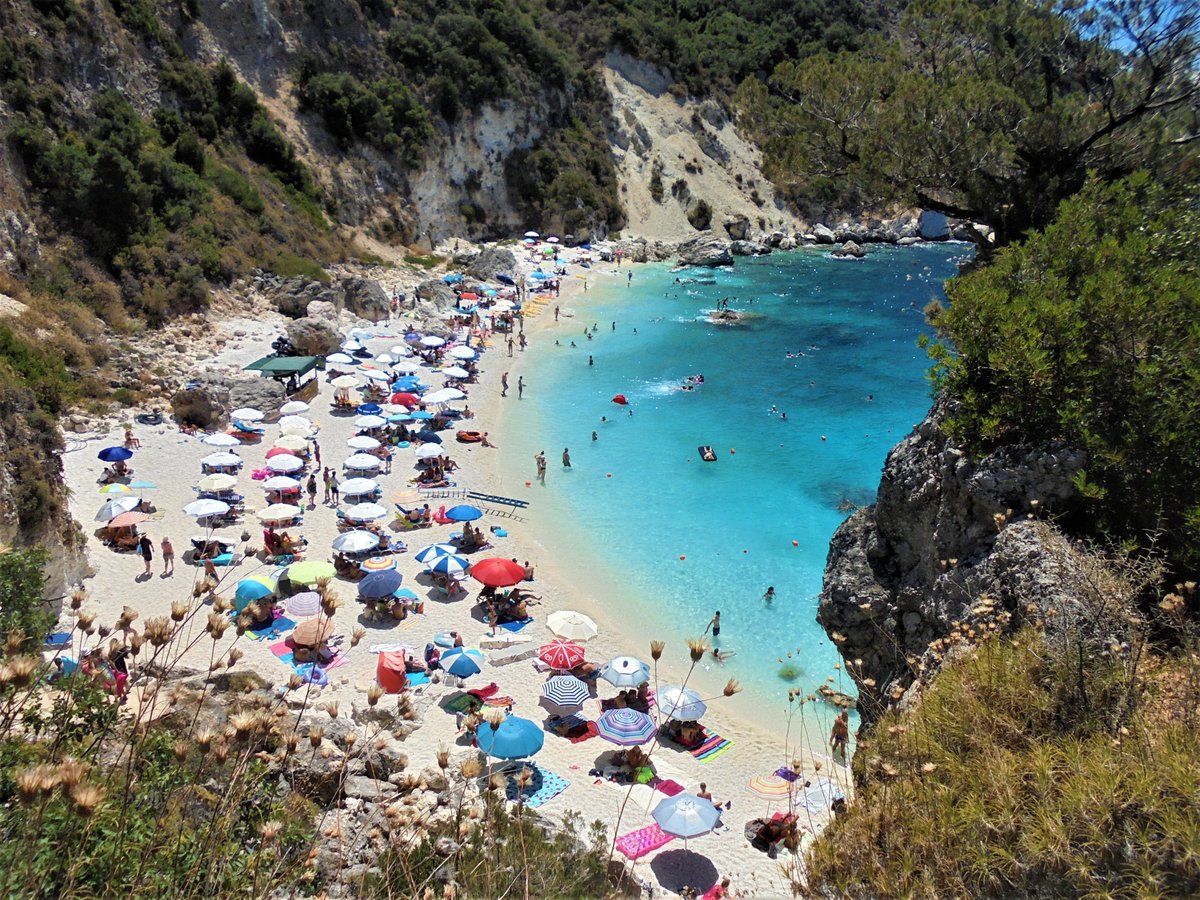 no02448128's tweet image. το Αγιοφύλι στη Λευκάδα είναι μια πανέμορφη παραλία και όχι τόσο δύσκολη στην πρόσβαση 🌊
καλημέρα , καλό Σαββατοκύριακο σε όλους , όλες 💕 υγεία και όμορφες στιγμές ☕️☀️🌹🏖️⛵️