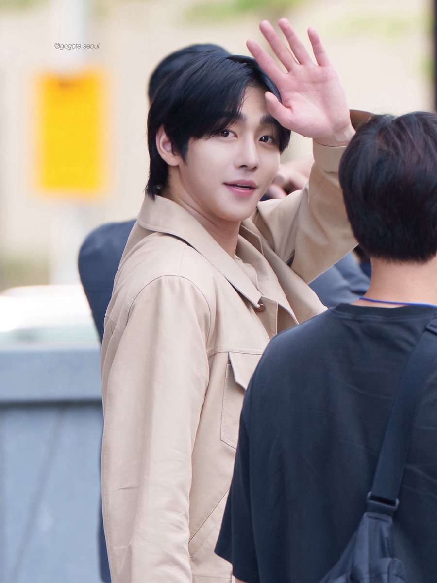 250726 전지적독자시점 무대인사1

🫶

#アンヒョソプ　
#안효섭　#安孝燮　#AHNHYOSEOP