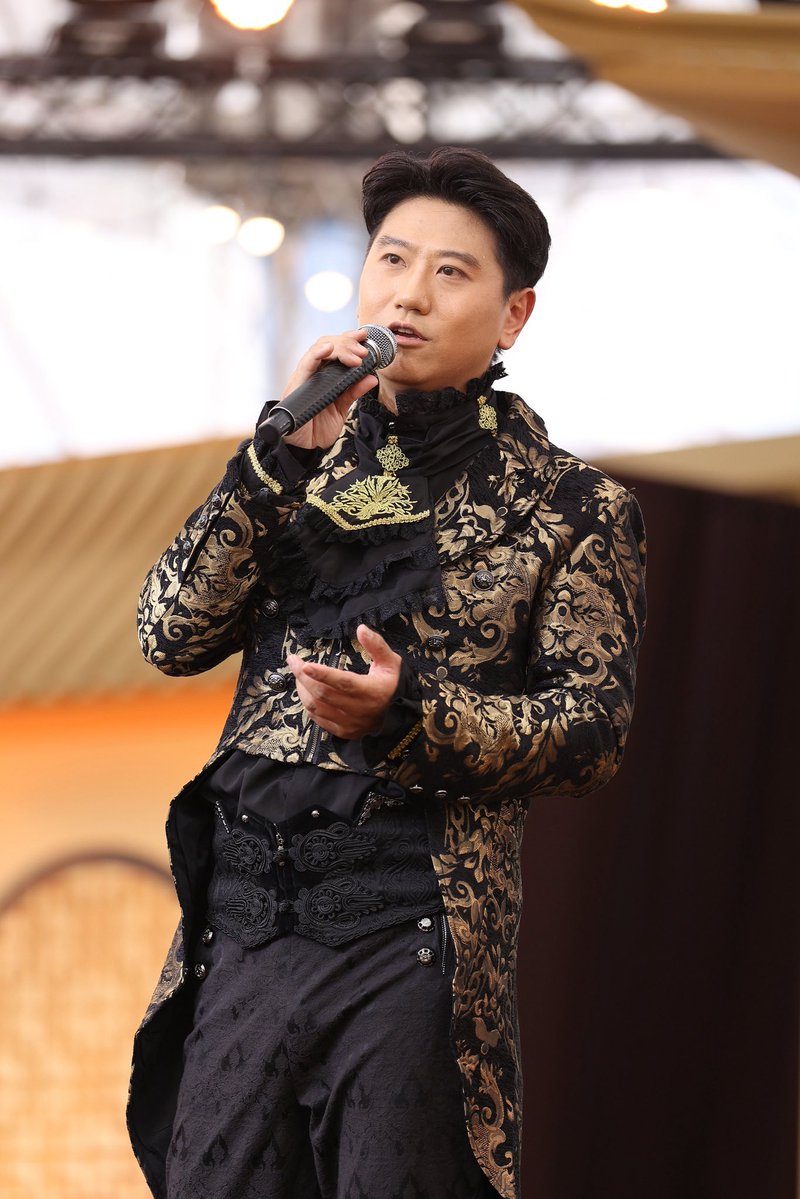 LookAround_TH's tweet image. สยามพารากอน ดึง “ดร.พลัง” ผู้รับบท “รุ่ยเจี๋ย” ในซีรี่ส์ดัง โชว์น้ำเสียงสุดอลังการ ในงาน “ทั่วหล้า เทิดไท้ ถวายใจสดุดี”
🔗 อ่านต่อ facebook.com/share/p/173NRU…
#LongLiveTheKing #SiamParagon #ทั่วหล้าเทิดไท้ถวายใจสดุดี #กังฟูเส้าหลิน