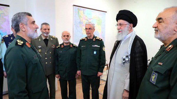 zahra135777's tweet image. شهیدان ما خود راهی را برگزیده بودند که گمان دستیابی به مرتبهی والای شهادت در آن کم نبود و سرانجام به آنچه آرزوی همهی فداکاران است رسیدند؛ بر آنان گوارا باد؛
#حب_الحسین_یجمعنا
#ملت_حسینی
