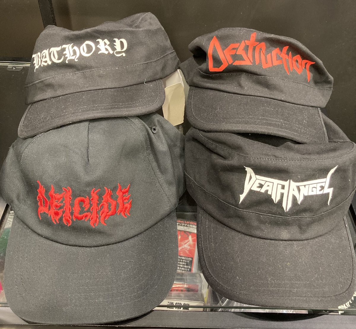 diskunion_do2's tweet image. ✨新品グッズ・当店にて販売中✨
BATHORY、DEICIDE、DEATH ANGEL、DESTRUCTIONなどの
ロゴ・アーミーキャップ販売中です!
入り口右手すぐに展示中です。
#du入荷