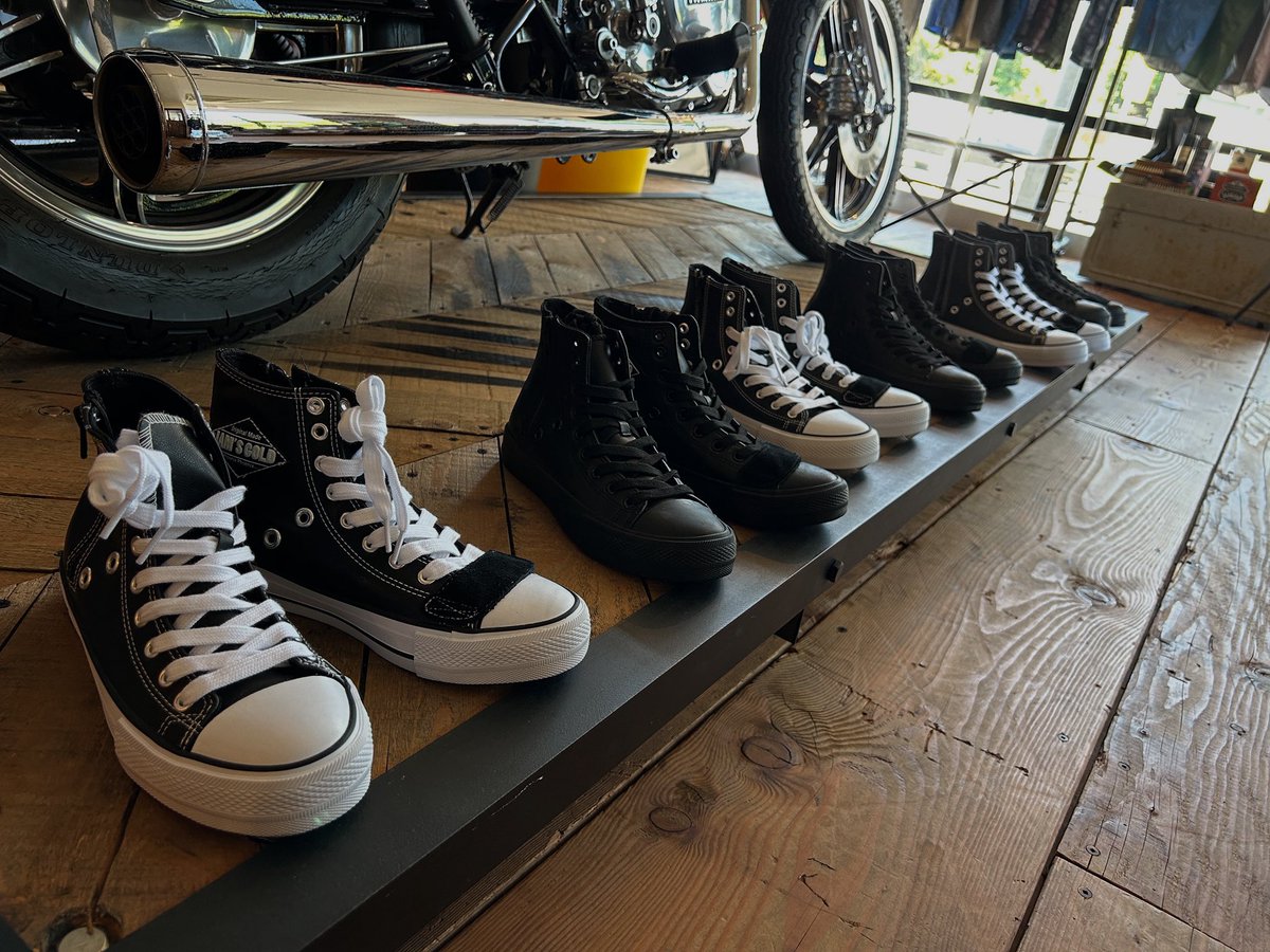 本日より、【UPSWING ライディングスニーカー】の発売記念として、直営店A★GARAGE限定でノベルティイベントを開催👟✨
⁡
ショップにて、ライディングスニーカーをご購入のお客様に、オリジナル ソックスをプレゼント!
⁡
【期間】 7.26(土) - 8.3(日)

皆様のご来店お待ちしております✨