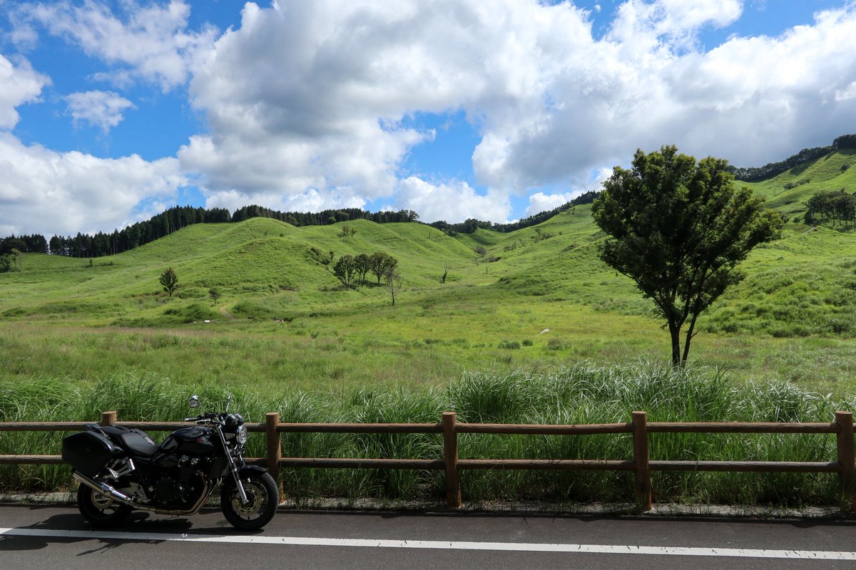 asuparider's tweet image. 兵庫県神河町 砥峰高原 に到着。
ススキも良いけど夏も良いよね。