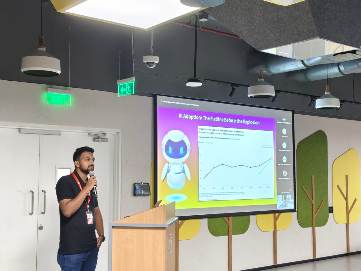 Sai Bhavan is here with a powerful session on building agentic AI workflows using Langflow — drag, drop, and deploy!
DevOps and AI just met their new favorite tool. 🚀
<a href="/CloudNativeFdn/">CNCF</a> 
 #CloudNative #Meetup #Hyderabad #AI #AgenticAI