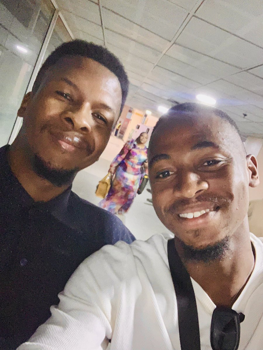 _Emmanuelayo_'s tweet image. Met Pastey @pst_iren at the airport this morning
Couldn’t explain the joy 
Thank you so much sir❤️