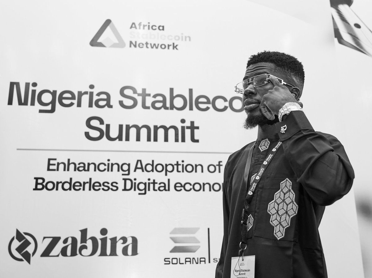 itadori_crypt's tweet image. 2 days ago, I was at the first and biggest African stablecoin summit. It was nice meeting my boss & Tutor again @SamuelXeus and @I_am_yuwa, some OGs, and many bright minds in the web3 space.
I won't like to take your time but I'm going to tell you this for free, a lot of people…