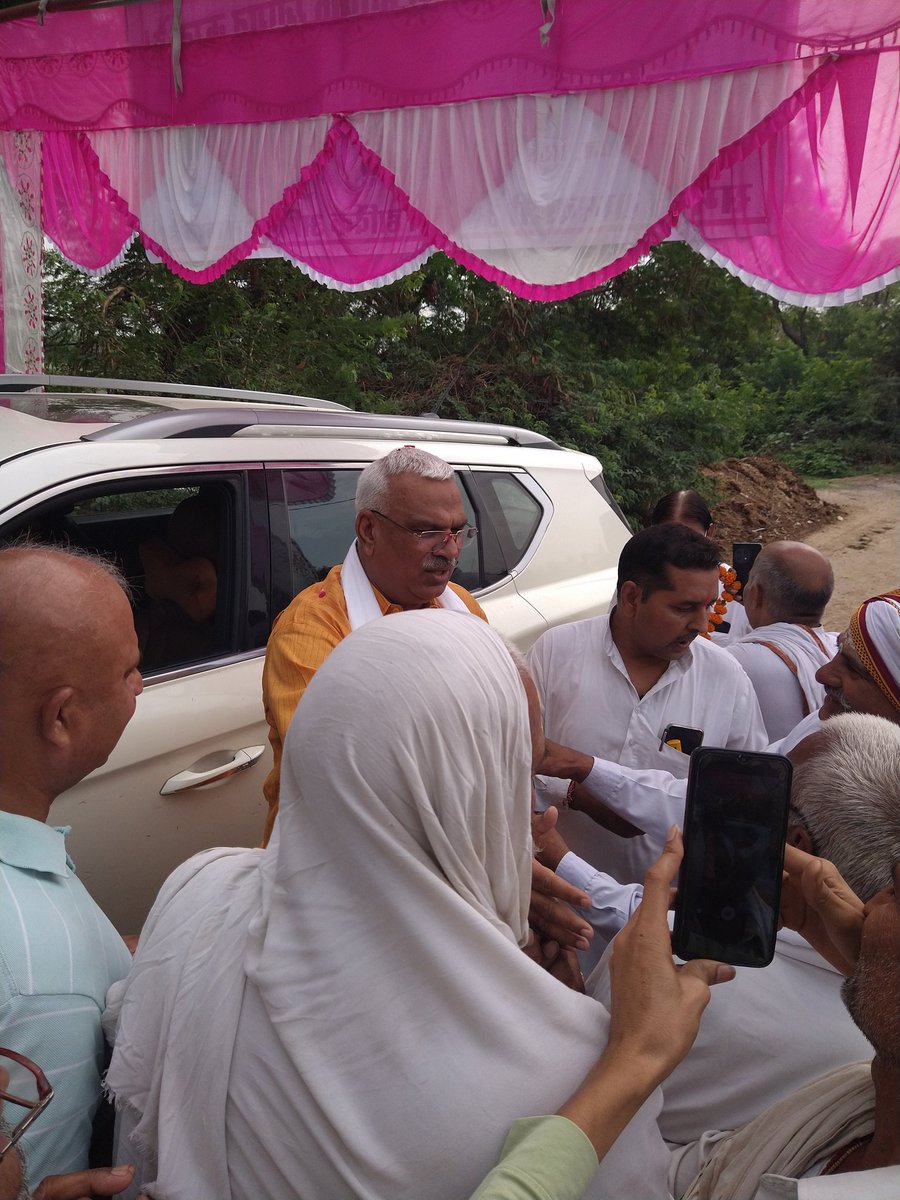 Praveen Vaishnav (@praveenvaish2) on Twitter photo Today Again Given Memo Nagar Deeg MLA <a href="/jawaharbedam/">JAWAHAR SINGH BEDHAM</a> for New Computer Teacher Bharti 🙏
At Paramdara Village Visit.
<a href="/BhajanlalBjp/">Bhajanlal Sharma</a>
<a href="/manojpehul/">MANOJ SHARMA/ मनोज शर्मा</a>
<a href="/jack09_official/">𝕍𝕀𝕊ℍ𝔸𝕃 𝕁𝔸ℕ𝔾𝕀𝔻</a>
<a href="/pawansahu51/">Pawan Sahu</a> Today Again Given Memo Nagar Deeg MLA <a href="/jawaharbedam/">JAWAHAR SINGH BEDHAM</a> for New Computer Teacher Bharti 🙏
At Paramdara Village Visit.
<a href="/BhajanlalBjp/">Bhajanlal Sharma</a>
<a href="/manojpehul/">MANOJ SHARMA/ मनोज शर्मा</a>
<a href="/jack09_official/">𝕍𝕀𝕊ℍ𝔸𝕃 𝕁𝔸ℕ𝔾𝕀𝔻</a>
<a href="/pawansahu51/">Pawan Sahu</a>