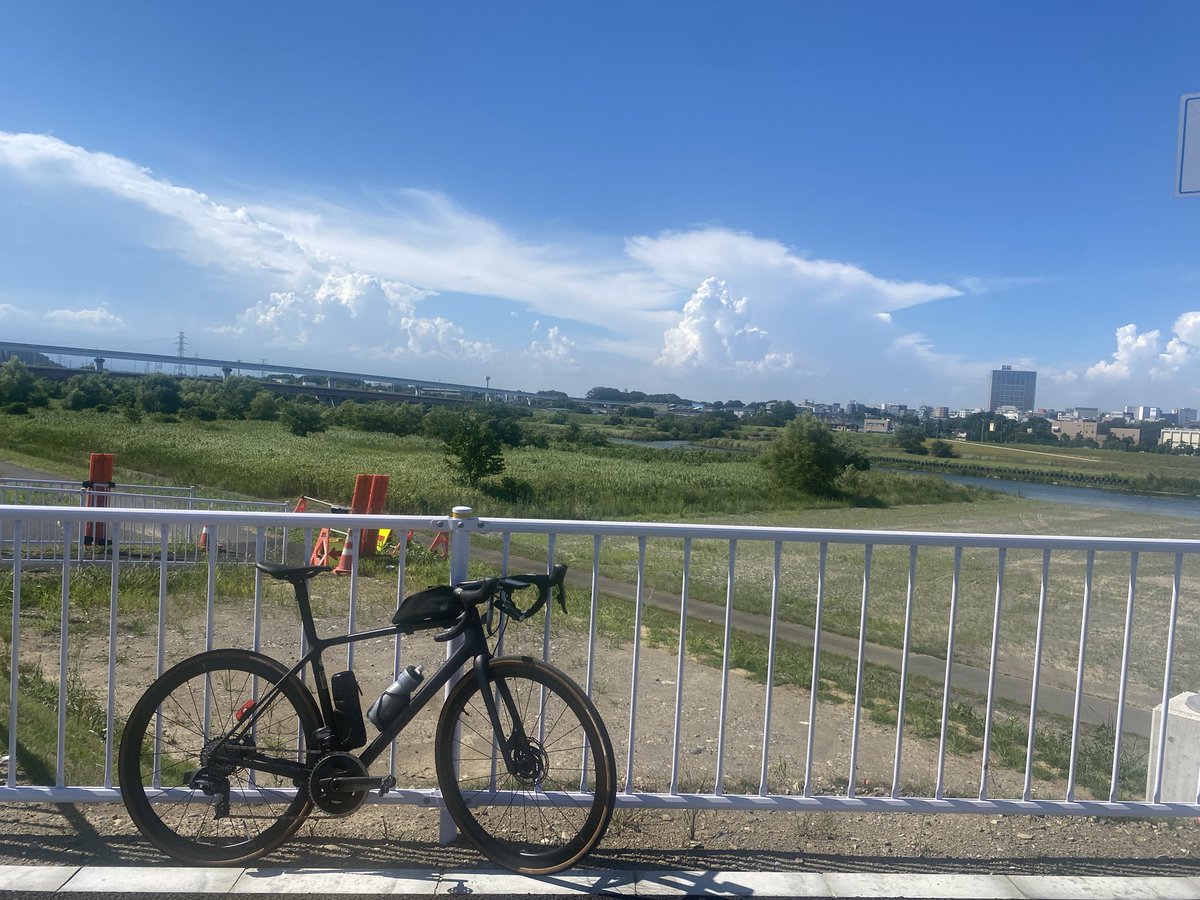dd_iroha's tweet image. 夏だなぁ…(暑い)