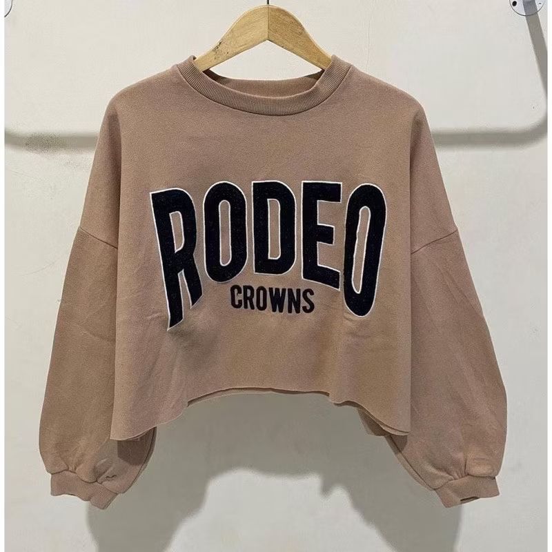 Check out RODEO CROWNS Crop Sweater (LD 110, P 43) for RM11.99. Get it on Shopee now! s.shopee.com.my/7ASrl5TcNH?sha…