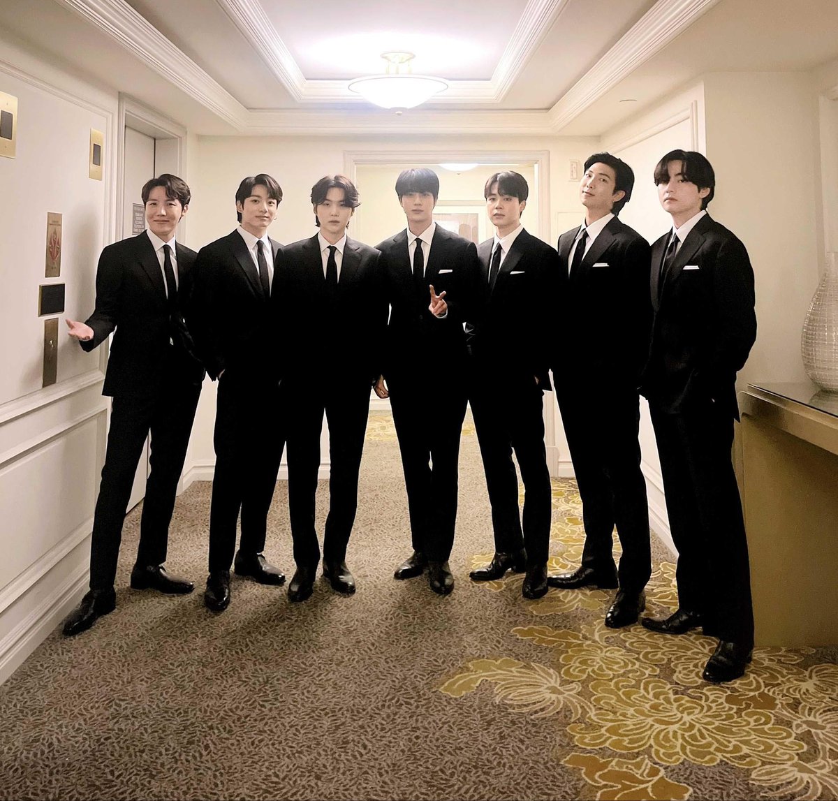 Bangtan7_Stream's tweet image. 🇯🇵| @BTS_twt's “Permission To Dance On Stage - Live” album DEBUTS on Billboard Japan chart:
#3. Download Albums Chart 🆕
#15. Billboard Japan Hot Albums🆕
CONGRATULATIONS BTS
PTD LIVE ALBUM BB JAPAN DEBUT
BTS PAVED THE WAY
#PTD_ON_STAGE_LIVE