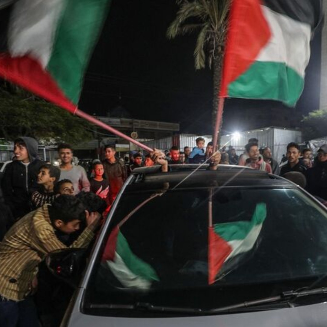 gauchecaca's tweet image. Les Gazaouis après le pogrom du 07 octobre...et les Gazaouis après les annonces d'Emmanuel Macron.
À méditer.
( pour les pisse vinaigre il s'agit de photos d'illustration )