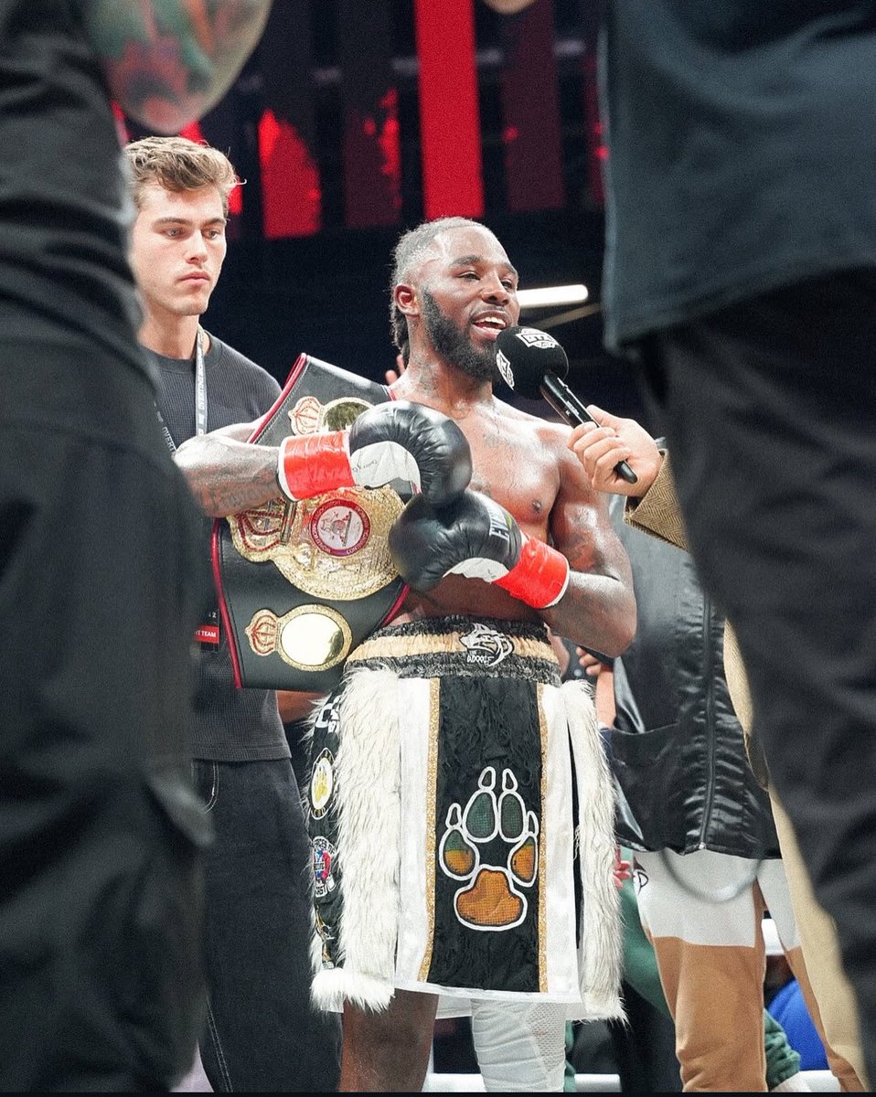 DopeDJ's tweet image. Elijah Pierce improves to 21-2(17KOs) with a KO win over Michael Dasmarinas
#Boxing
#OTX15