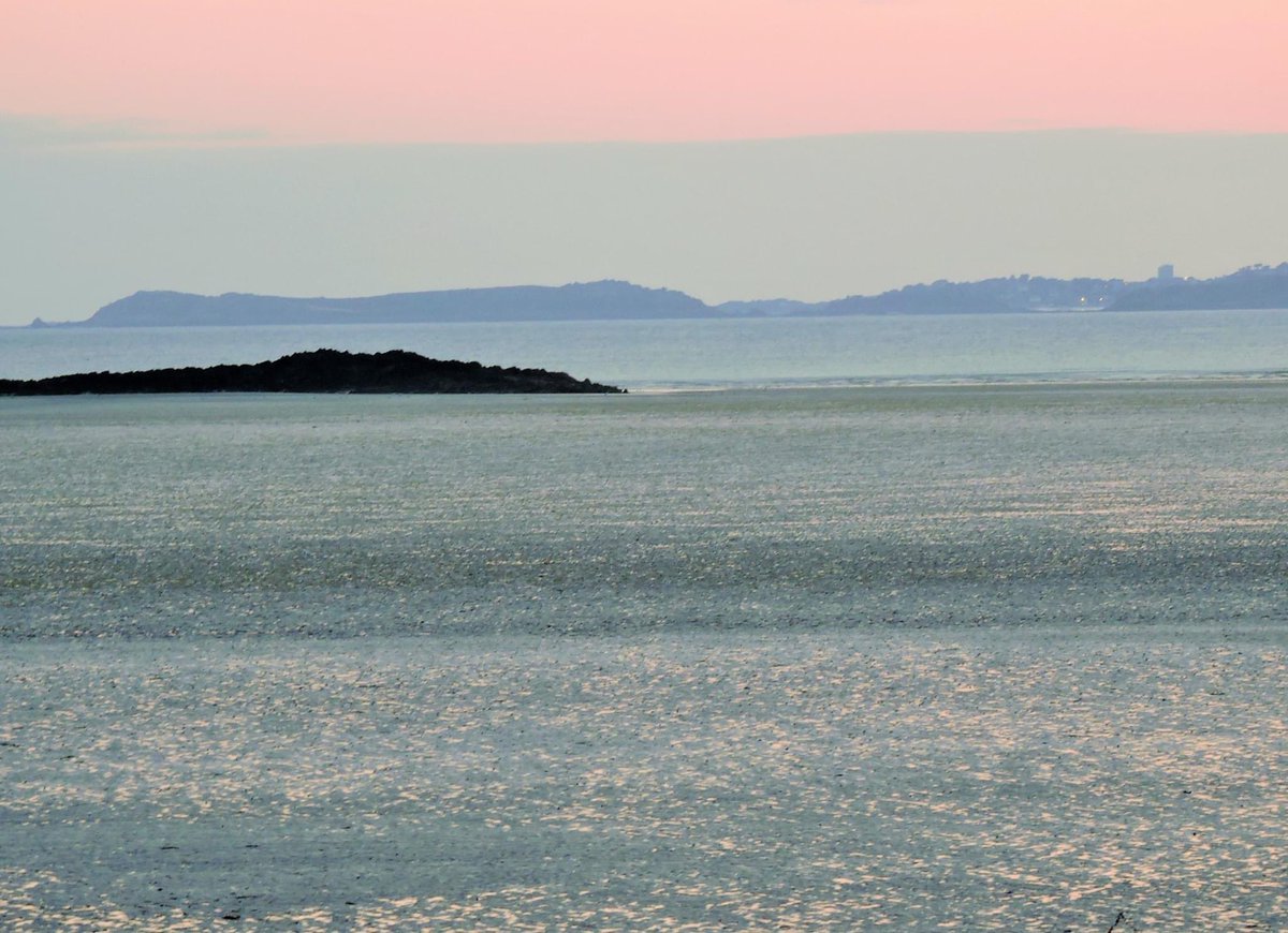 f_lebel's tweet image. Le matin
Il y a un silence
 
Coloré
Par les lointains.