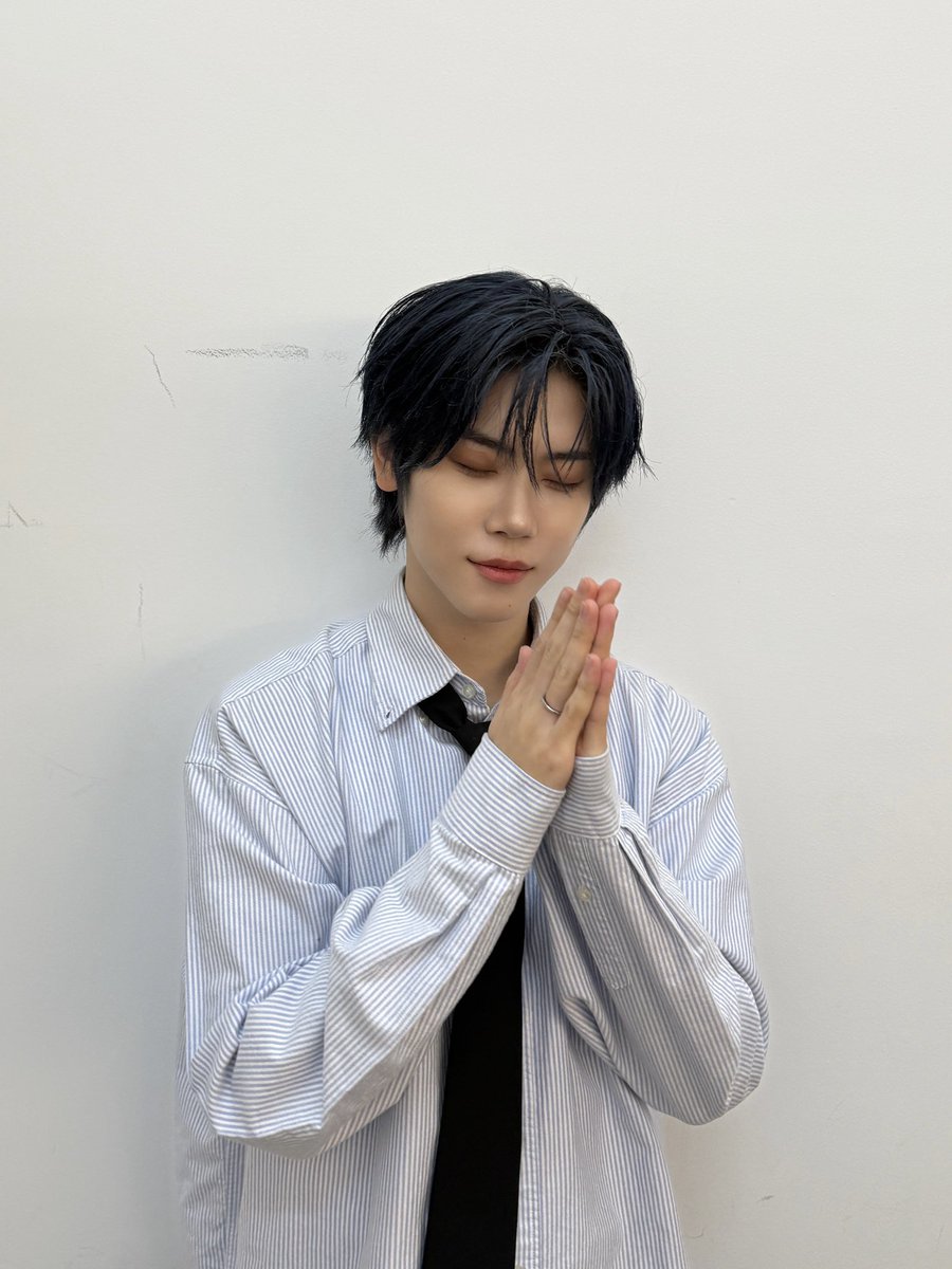 CYE_MEMBERS7's tweet image. 내 맘을 따라가볼래
소원을 빌어봐
#장여준 #JANGYEOJUN
#CLOSEYOUREYES #클로즈유어아이즈
#클유아 #CYE