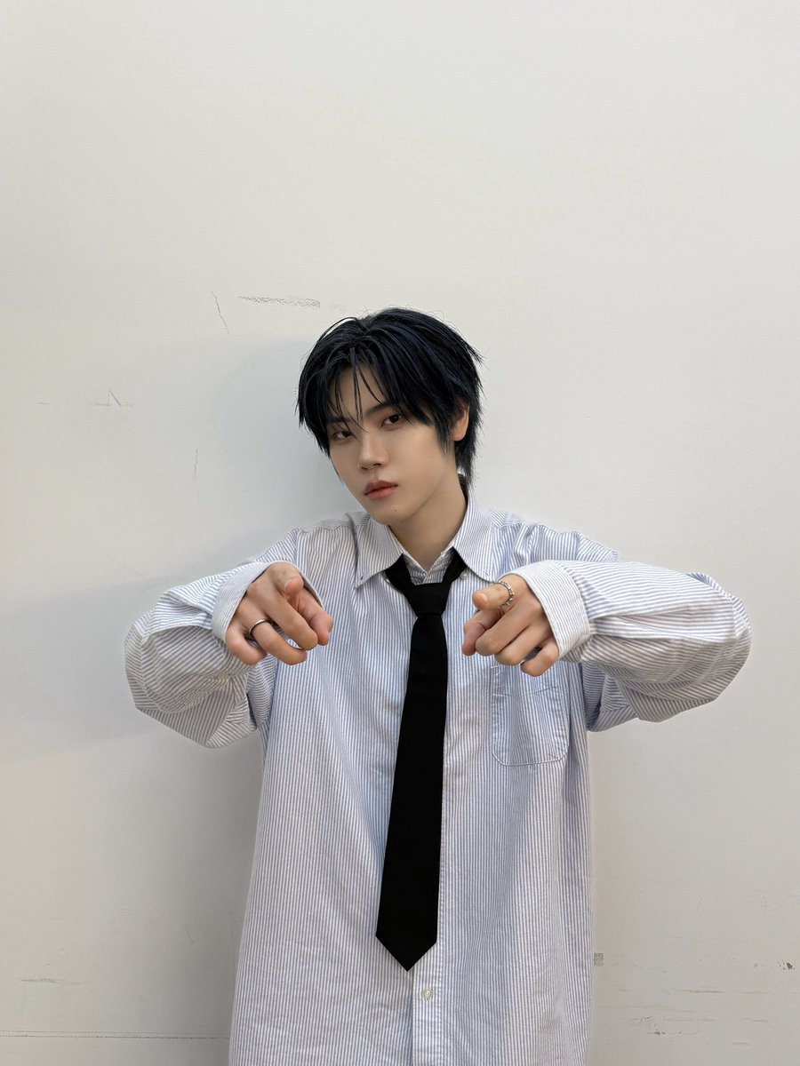 CYE_MEMBERS7's tweet image. 내 맘을 따라가볼래
소원을 빌어봐
#장여준 #JANGYEOJUN
#CLOSEYOUREYES #클로즈유어아이즈
#클유아 #CYE