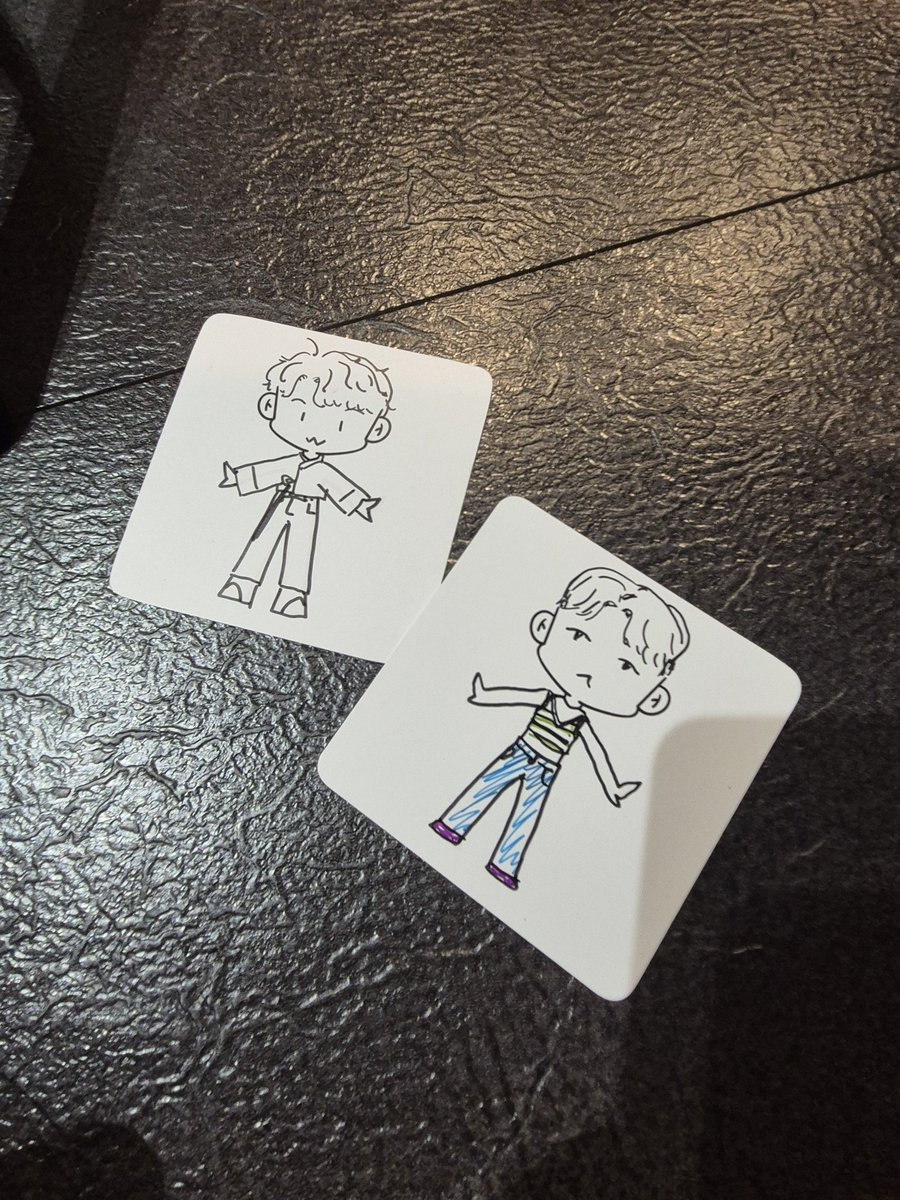 본인을 그려보세요! 오늘 여름밤 도챌의 소소한 이벤트!
*얼굴 형태 제외 모든것은 원하는대로 꾸며주세요! 회색 부분은 가이드일뿐입니다! 마음껏 그려주세용!