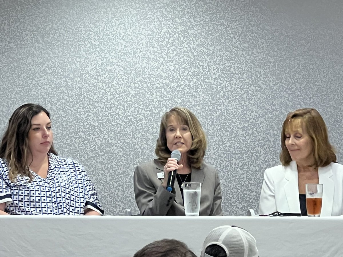 RYHT_ETexas's tweet image. Any day in Nac is a good day, but this one was especially so. Thank you @NacChamber for the opportunity to be with friends and discuss the importance of a prepared workforce. @RYHTexas