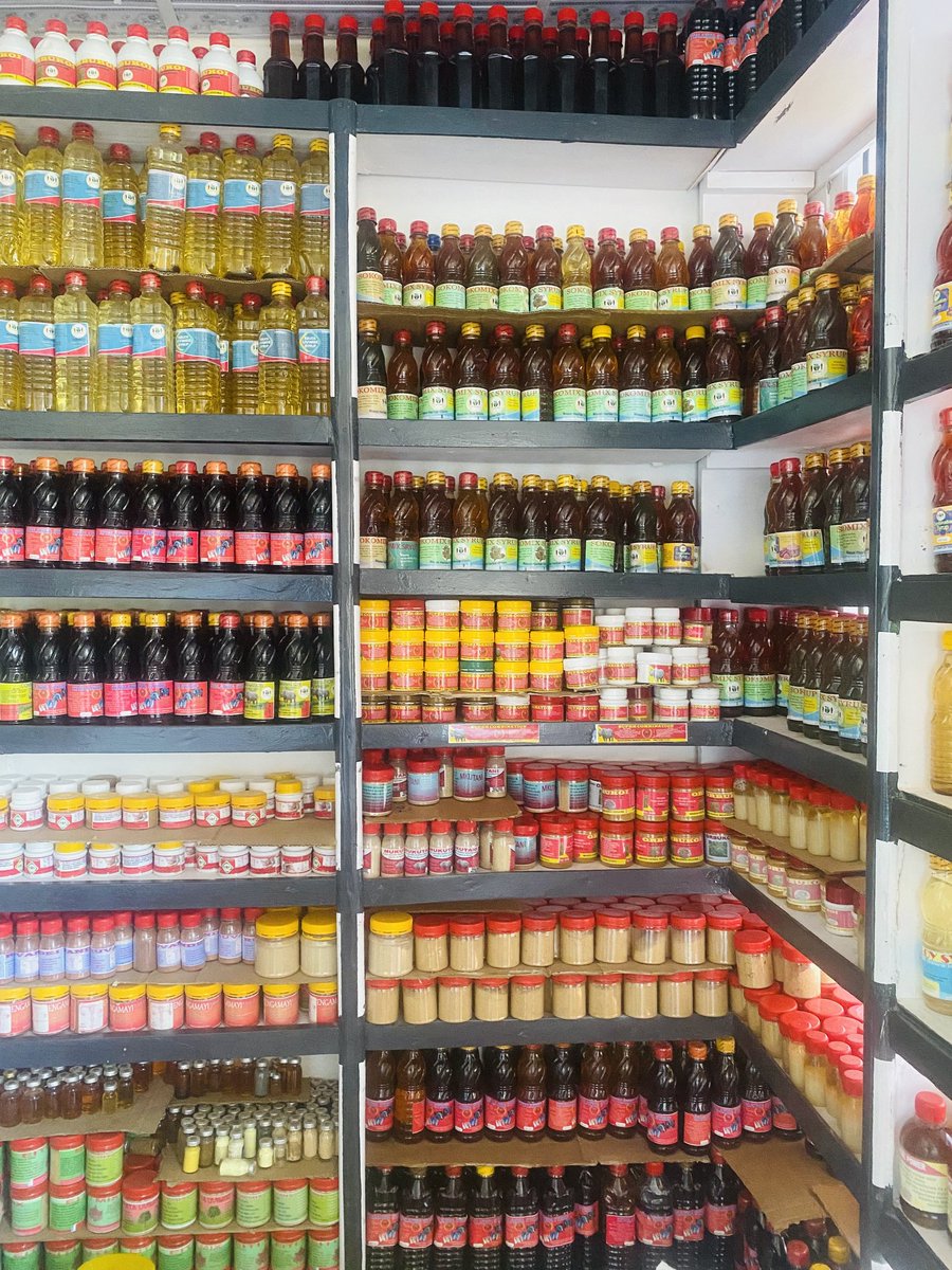 KingPablotz's tweet image. Kuna kitu watu wengi hawajui…
Afya ya uzazi kwa mwanaume ikianza kudhoofika, haiji kwa ghafla – huanza taratibu:
Mwili kuchoka haraka, kushindwa kurudia tendo, au uume kulegea bila sababu ya moja kwa moja.
Wengine hujifanya kawaida, wakidhani ni stress au kazi nyingi. Lakini…