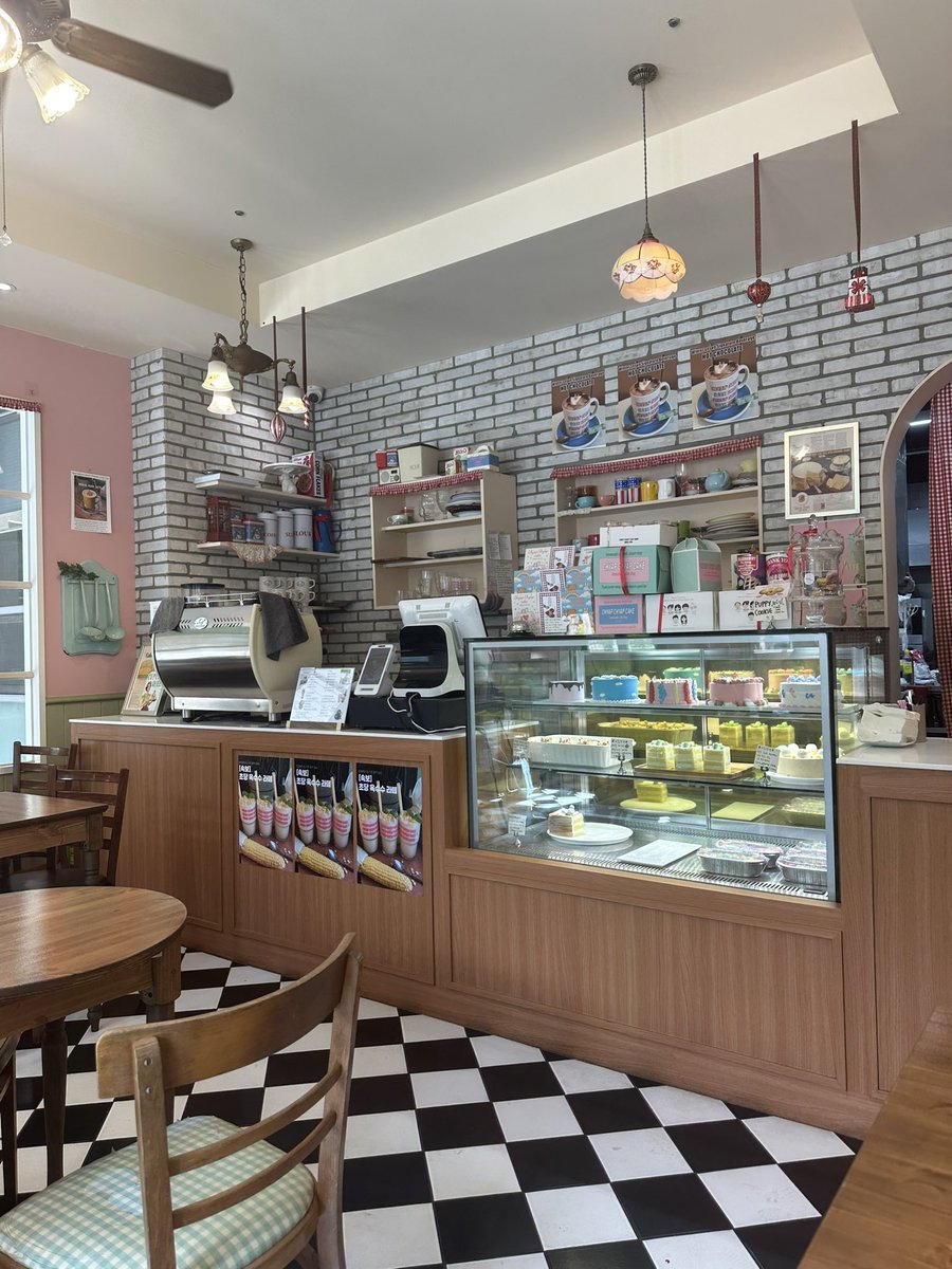 Tofu_zzolim's tweet image. 챱챱케이크라는곳에 왓어요