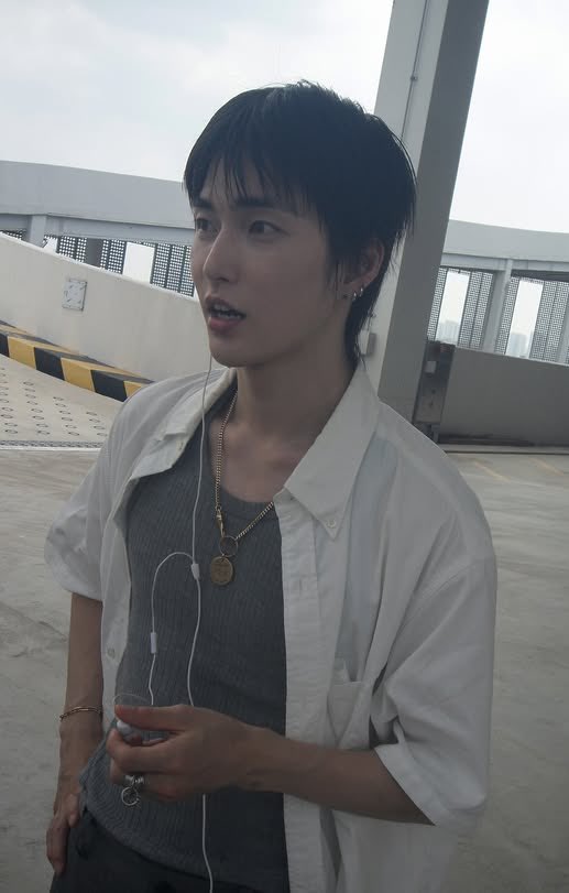 xcallburs's tweet image. he looks so cute when he’s confused i hope he never understands a single thing