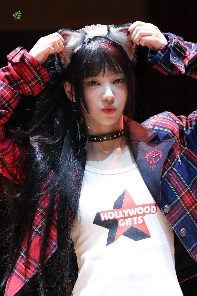 grass2e's tweet image. 250725 아일릿 위드뮤

빌려온 카냥이

#아일릿 #모카 
#ILLIT #MOKA