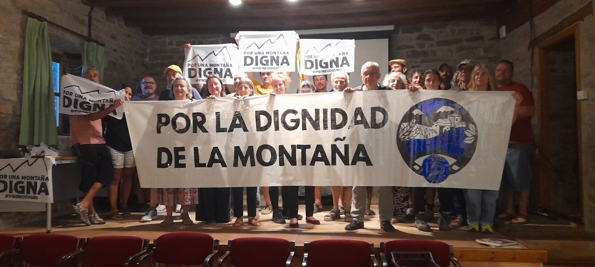 PDMAAragon's tweet image. Ayer, en Boltaña, charla + proyección de Movimiento por la Dignidad de la Montaña, @pirineodigno.