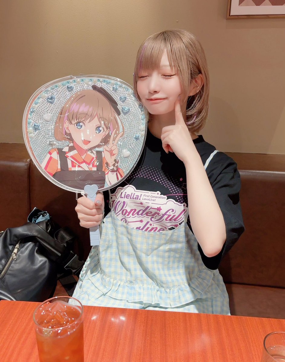 manatsukin's tweet image. 楽しみすぎて内臓揺れてる〜💚🩵🧡🩷💙

 #Liella_リバイバル_大阪Day1
