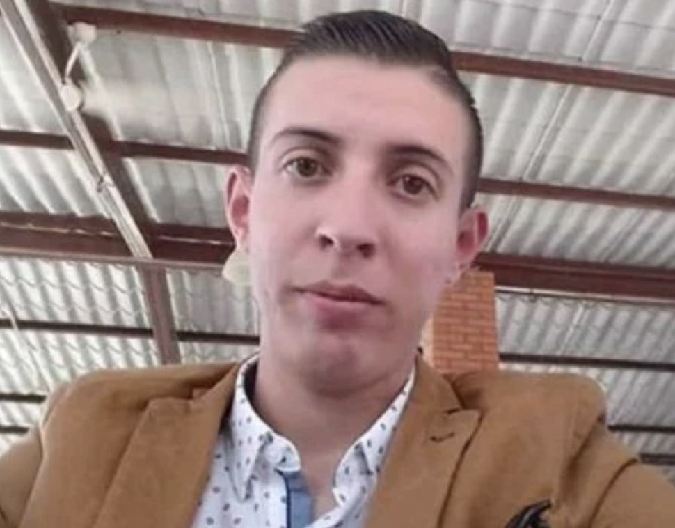 MONALI4T's tweet image. 🥷#ULTIMAHORA🥷"Fuerzas federales arrestaron a Mauro Yuriel Jáuregui Muñoz, alcalde de Apulco, acusado de presuntos nexos con el CJNG fue desaforado y separado del cargo apenas un mes después de asumir el cargo tras ser postulado por Movimiento Ciudadano".
proceso.com.mx/nacional/estad…