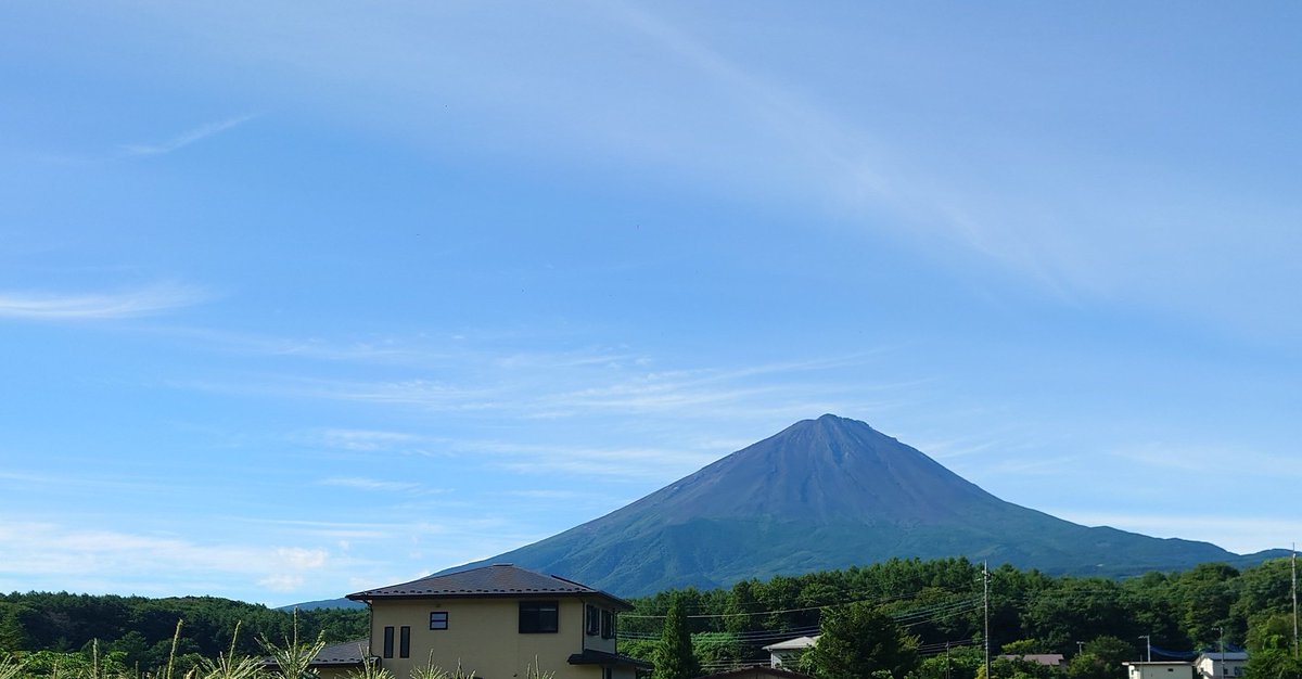 kmtcrz's tweet image. 朝撮ったこの富士山のどこかに推しがいたかと思うと感慨深い🐶🌼
さすがの行動力👍
ほんと感心する😉
#あさみとはんぶんこ