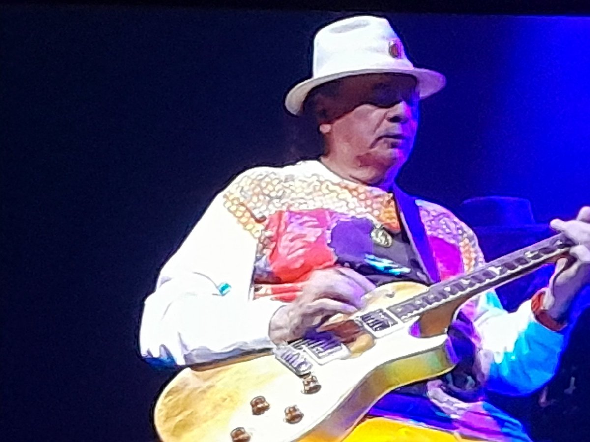 DimVtn89's tweet image. Il n'y a pas de hasard, il n'y a que des rendez-vous. Dans ce chapiteau plein à craquer de Marciac, un virtuose de la guitare a joué pour nous. Un moment inoubliable. Merci Carlos Santana 🎸🤩
Un extrait : youtu.be/uNK-WENXQTI?si…