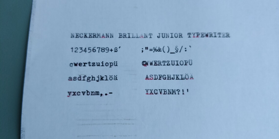 IGOR2691's tweet image. #Neckermann Brillant #Junior #Typewriter. #Turquoise #Rare #Working #mechanical Typewriter. #QWERTZ Keyboard. #Germany #Manual #Vintage #Machine etsy.me/2ZCw2s4