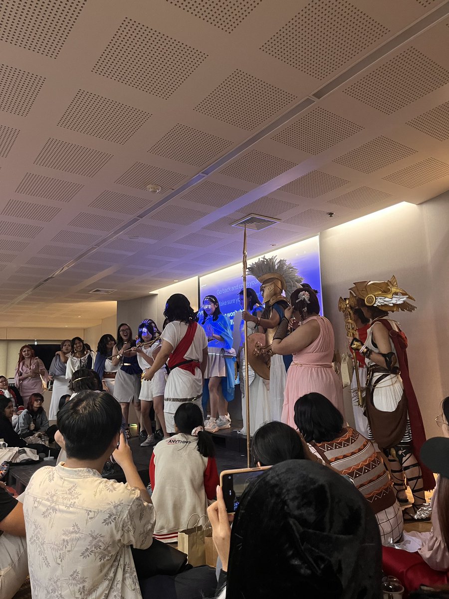 somjoogstory's tweet image. เทพมาอยู่นี่หมด แล้วใครดูแลโอลิมปัส #CurtainCall_TH