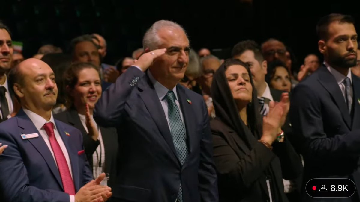 RojanAzadi2's tweet image. خلبانان شریف ارتش شاهنشاهی،
به یاد سپهبد خلبان جهانبانی چشم آبی خوشتیپ✌️
من هم یک سربازم 🫡
#همكارى_ملى
#MIGAwithPahlavi