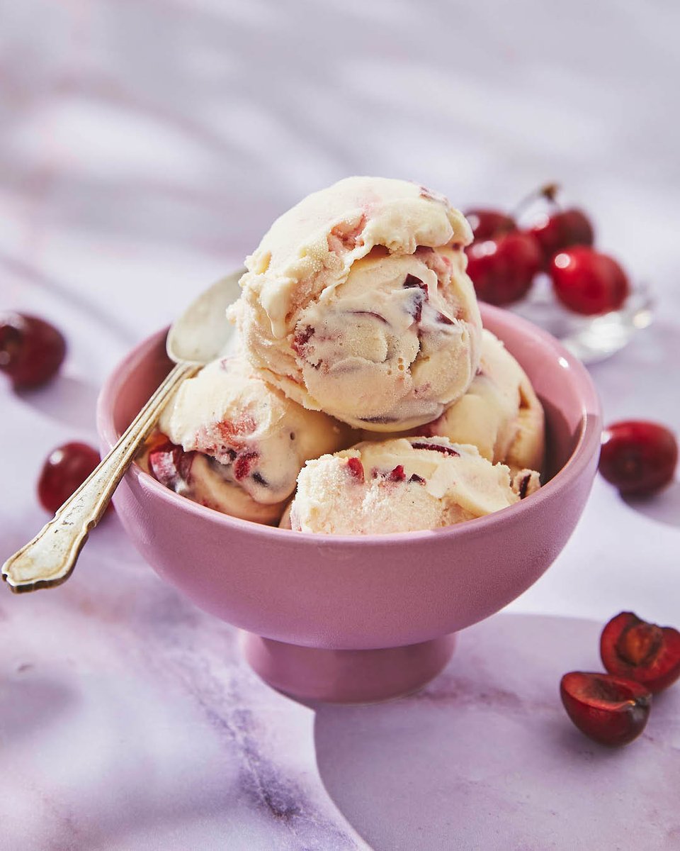 BoothsCountry's tweet image. The Boho Baker’s Bourbon, Cherry and Cream Cheese Ice Cream recipe 🍒
Our cherry ice cream recipe is super easy, makes use of delicious seasonal produce and perfect for a treat on a sunny day! Serves 12 brnw.ch/21wUrDf