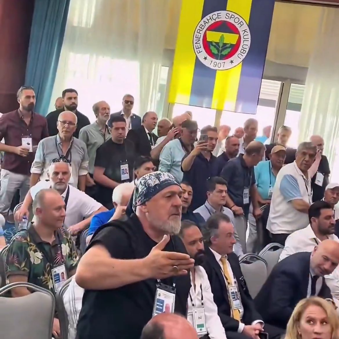 ANA VAR İT                        ANA VAR 
DOĞURUR                            YİĞİT
                                              DOĞURUR