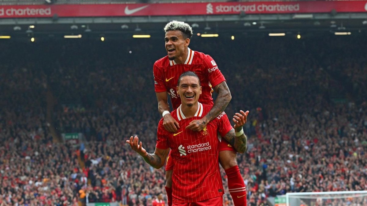 le_stade's tweet image. Luis Diaz et Darwin Nunez en instance de départ à Liverpool ? 🔴
Les deux Reds ne sont pas sur la feuille de match de l'amical contre l'AC Milan. De plus, des rumeurs de départ accompagnent les deux joueurs depuis le début du #Mercato😬
Dossier à suivre donc... ⏳👀
#LFC