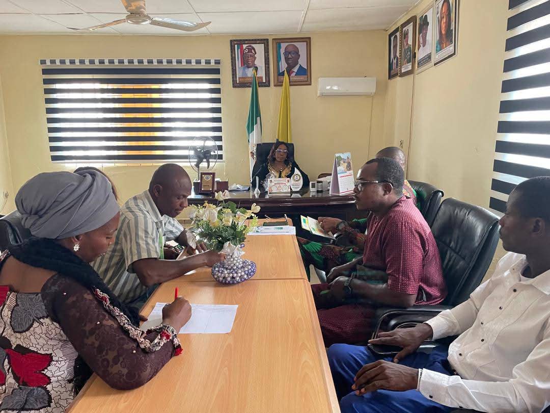 nysc360's tweet image. NFVCB EXPLORES PARTNERSHIP WITH NYSC EDO STATE TO EMPOWER CORPS MEMBERS THROUGH MEDIA LITERACY.
The National Film and Video Censors Board (NFVCB) paid a courtesy visit to the State Coordinator, NYSC Edo State, Dr( Mrs) Ben-Ushie Frances Ifeoma at the NYSC secretariat, Benin…