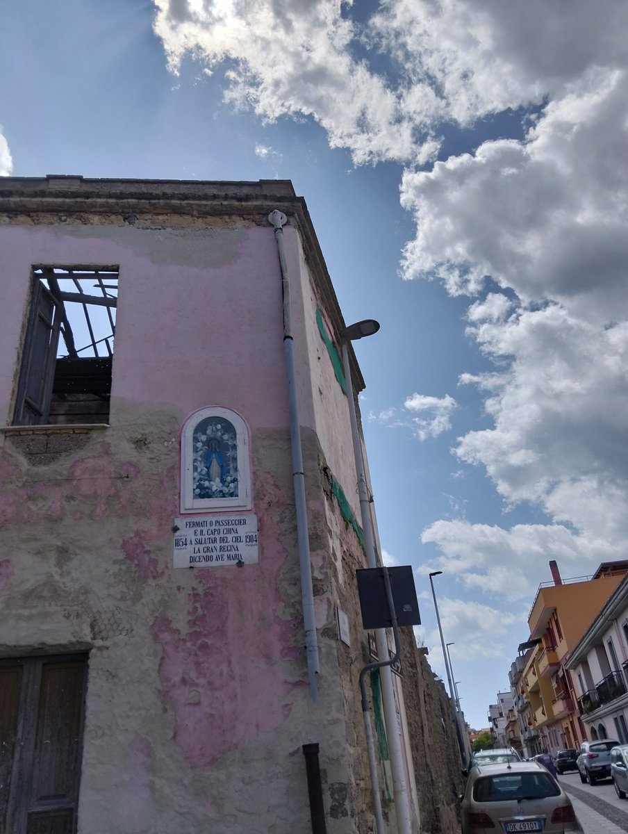 Devozione popolare ... finché regge la casa